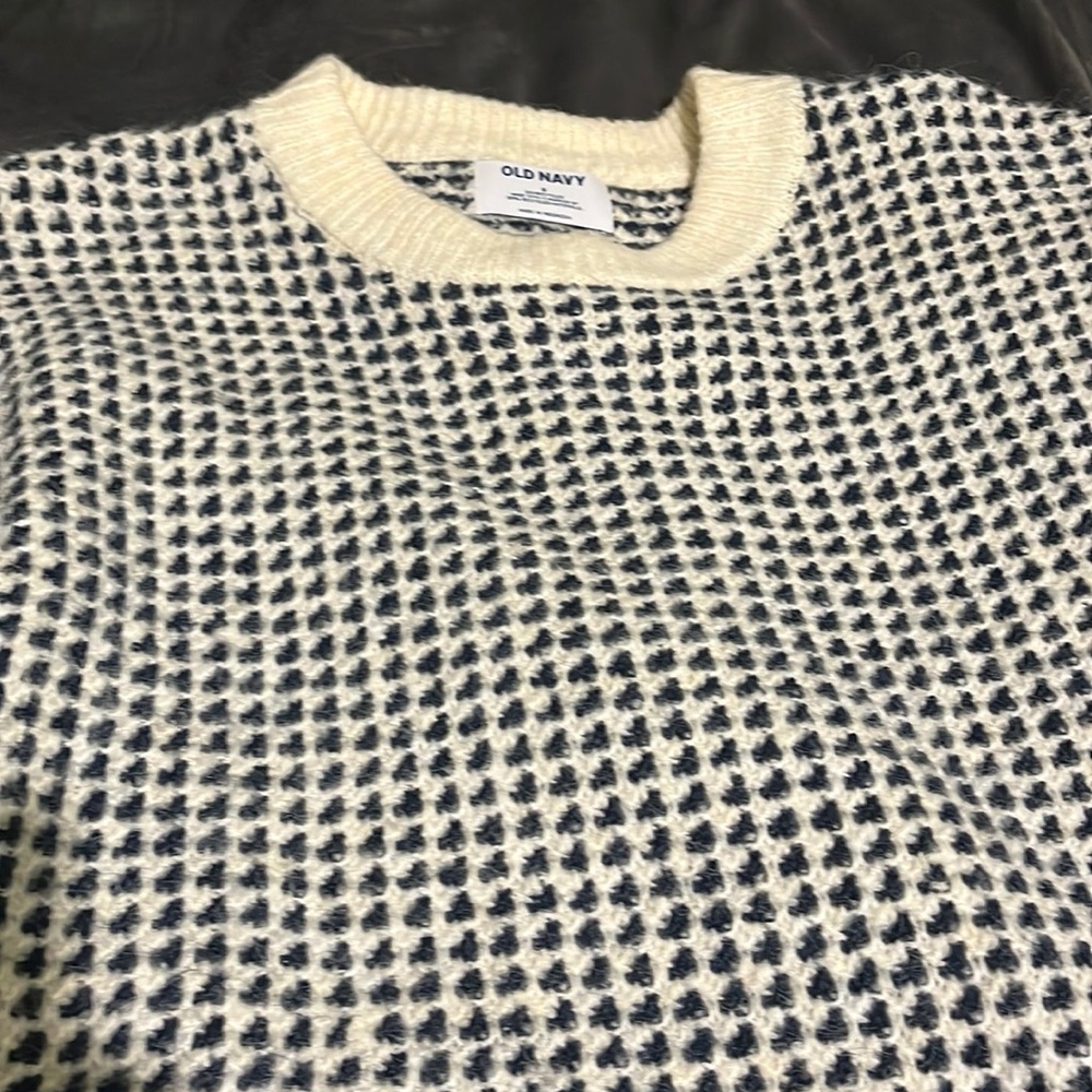 Old Navy sweater small